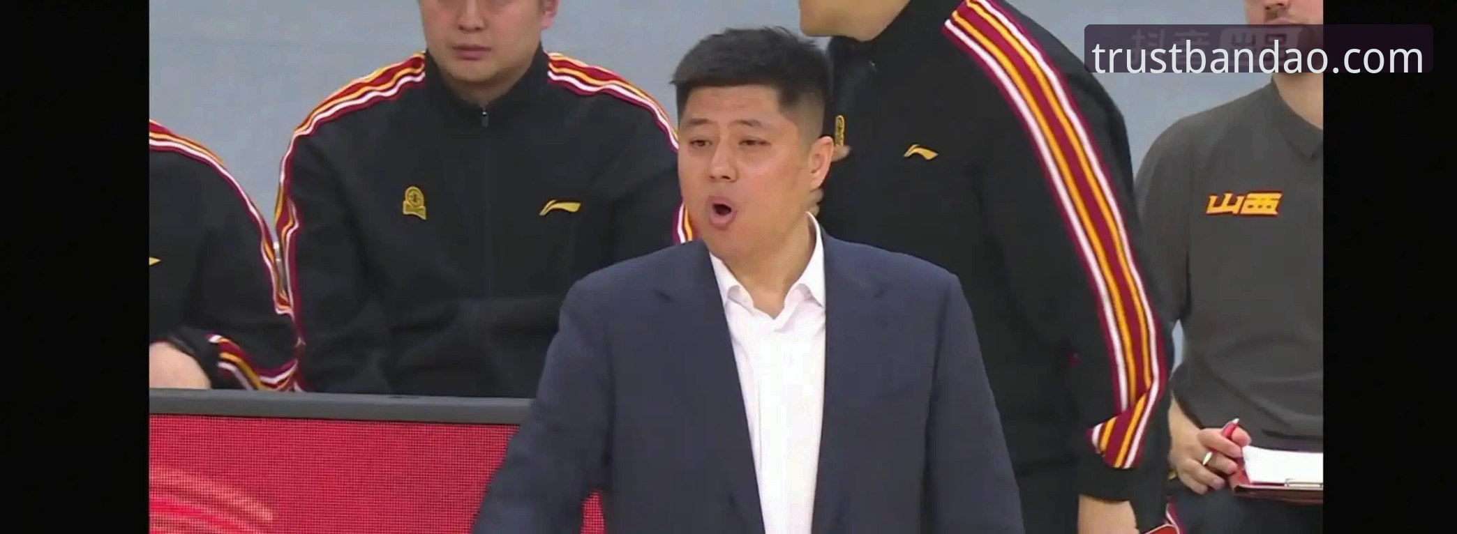 山西男篮横扫青岛晋级八强：潘江回归后的战术变革与季后赛深度解析